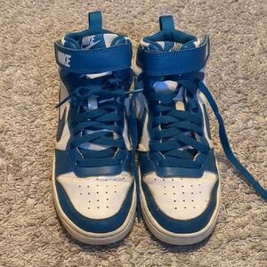 Nike Youth Blue Sneakers Size 6.5Y